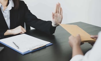 Quais as vantagens do Código de Ética e Conduta?