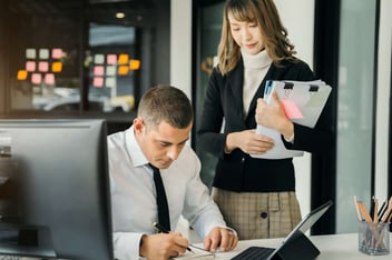 Plataforma para investigação corporativa com IA