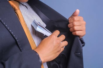 Qual a diferença entre roubo e apropriação indébita?