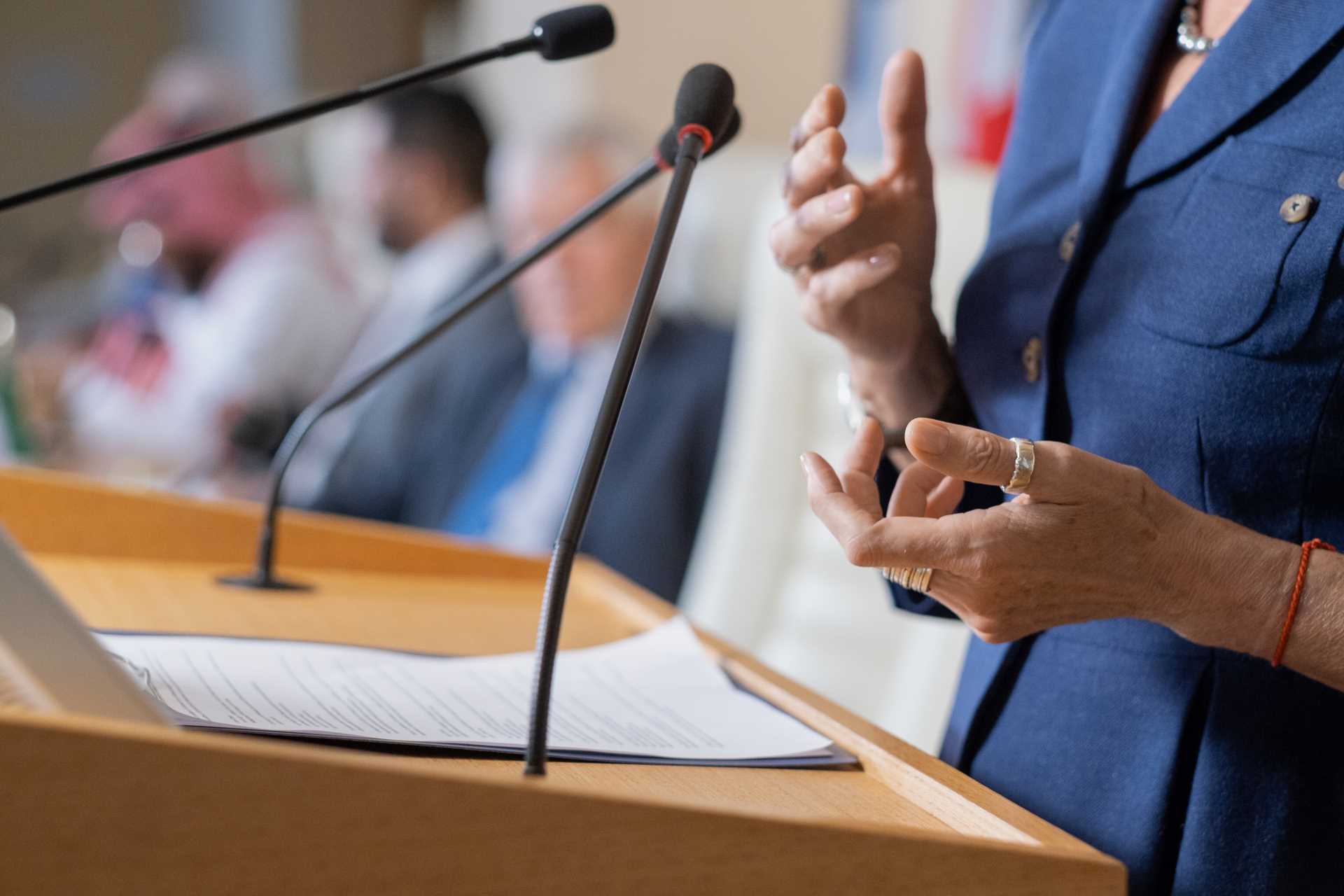 Pessoas Expostas Politicamente em palanque público